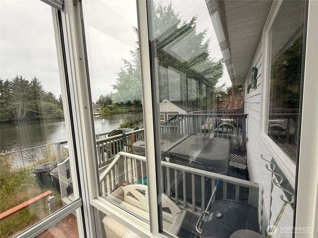 137 Canal Drive NE Ocean Shores WA 98569