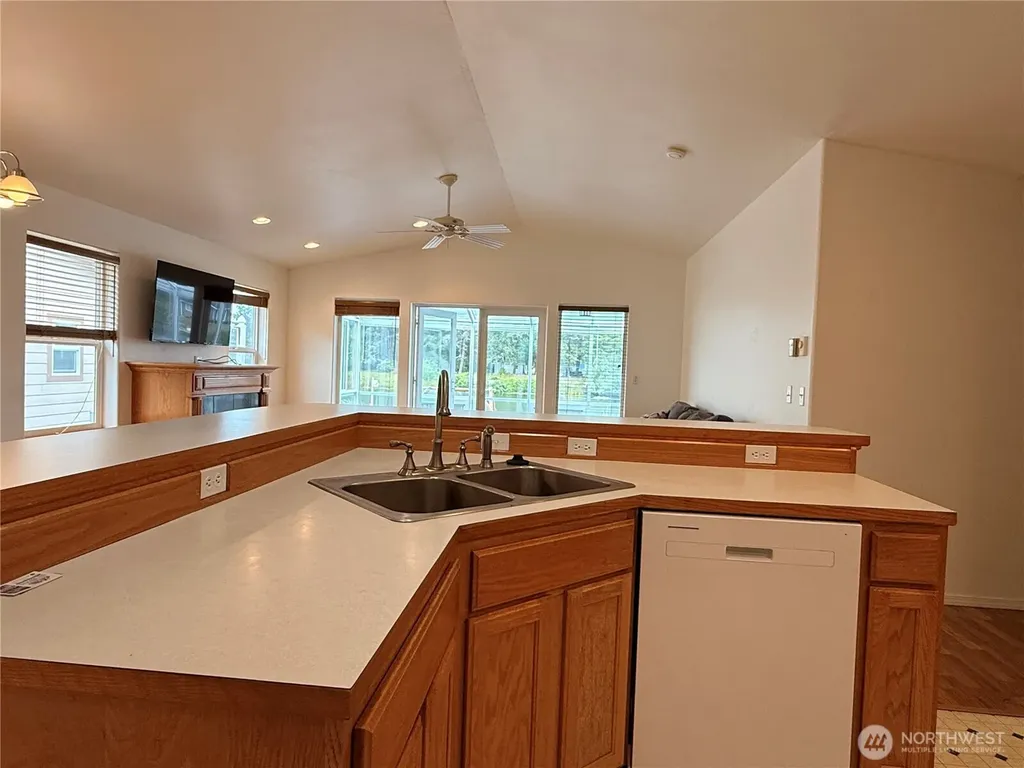 137 Canal Drive NE Ocean Shores WA 98569