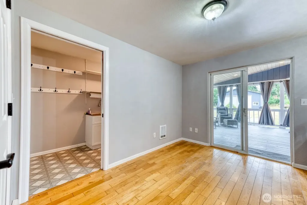 18427 Brandywine Court SW Rochester WA 98579