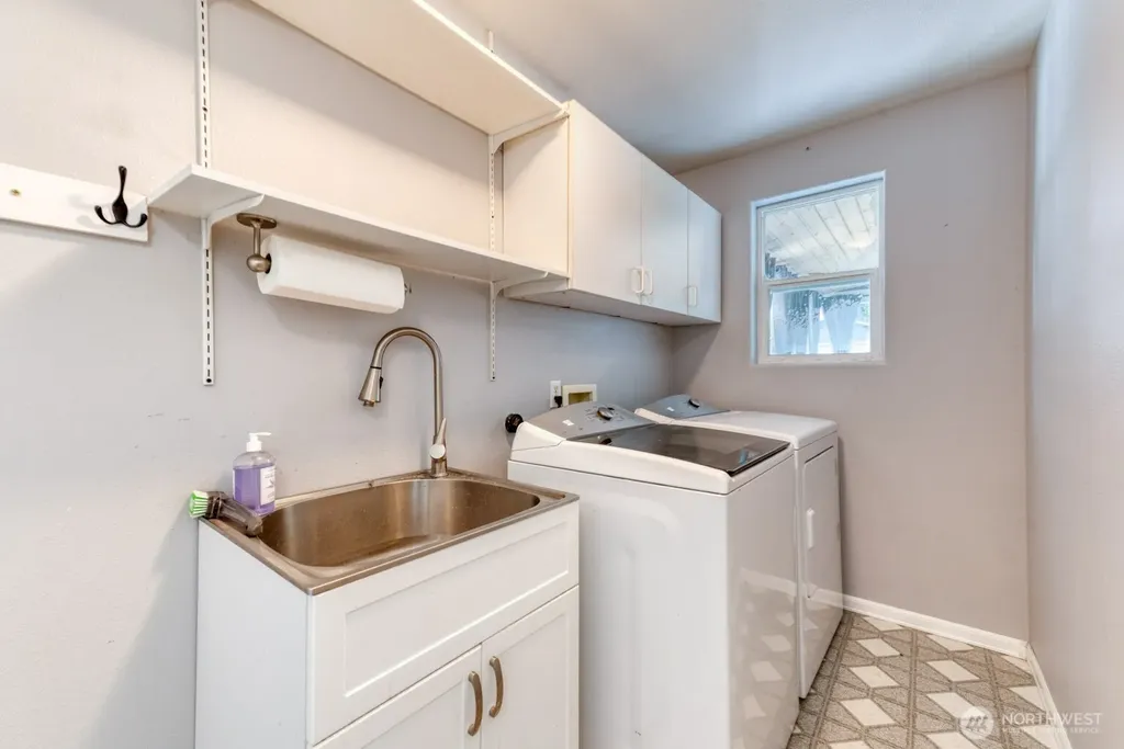 18427 Brandywine Court SW Rochester WA 98579