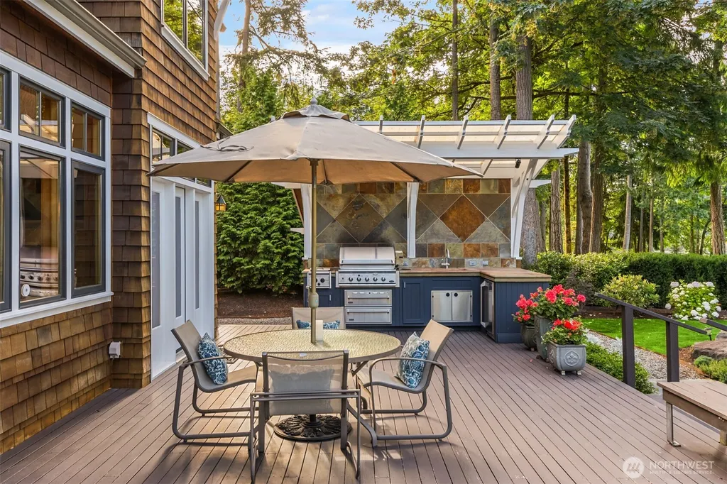 10374 Country Club Road Bainbridge Island WA 98110