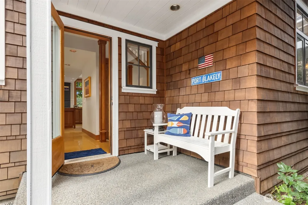 10374 Country Club Road Bainbridge Island WA 98110