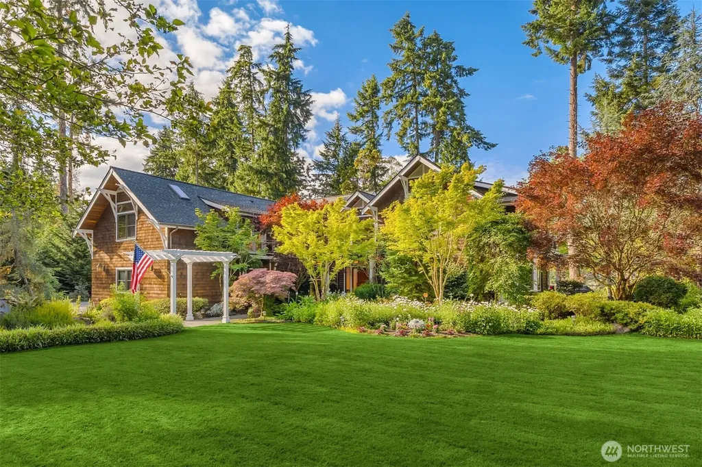 10374 Country Club Road Bainbridge Island WA 98110