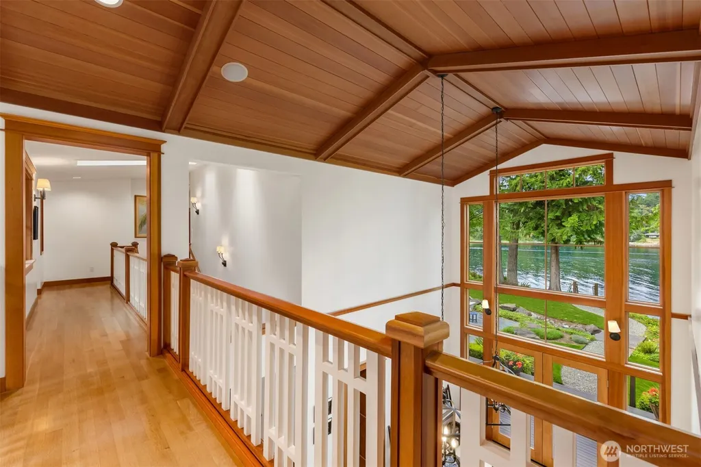 10374 Country Club Road Bainbridge Island WA 98110