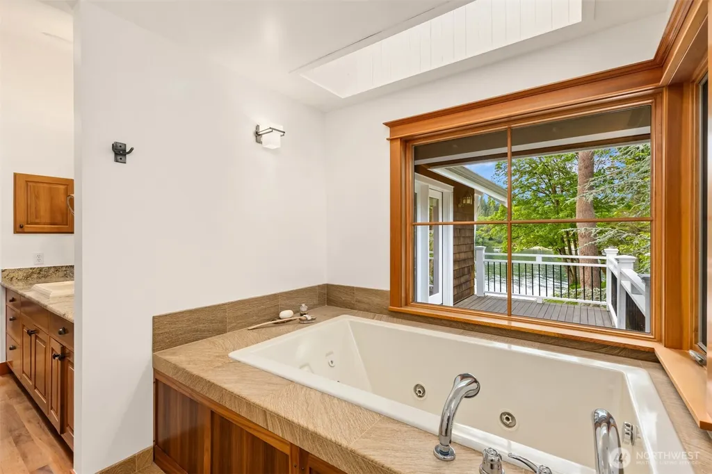 10374 Country Club Road Bainbridge Island WA 98110
