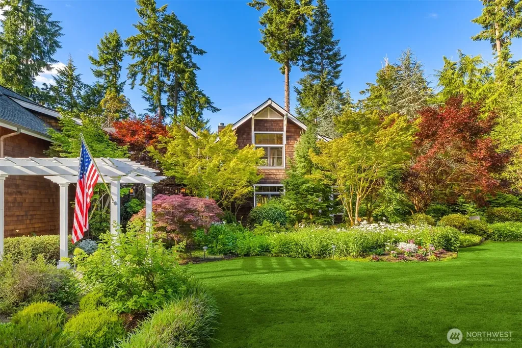 10374 Country Club Road Bainbridge Island WA 98110
