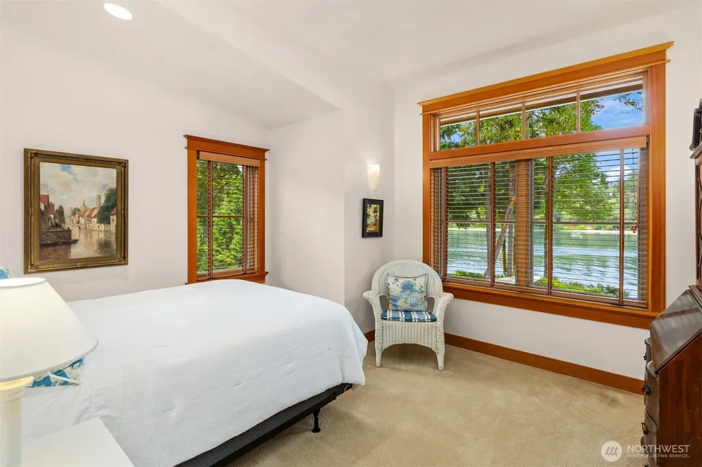 10374 Country Club Road Bainbridge Island WA 98110
