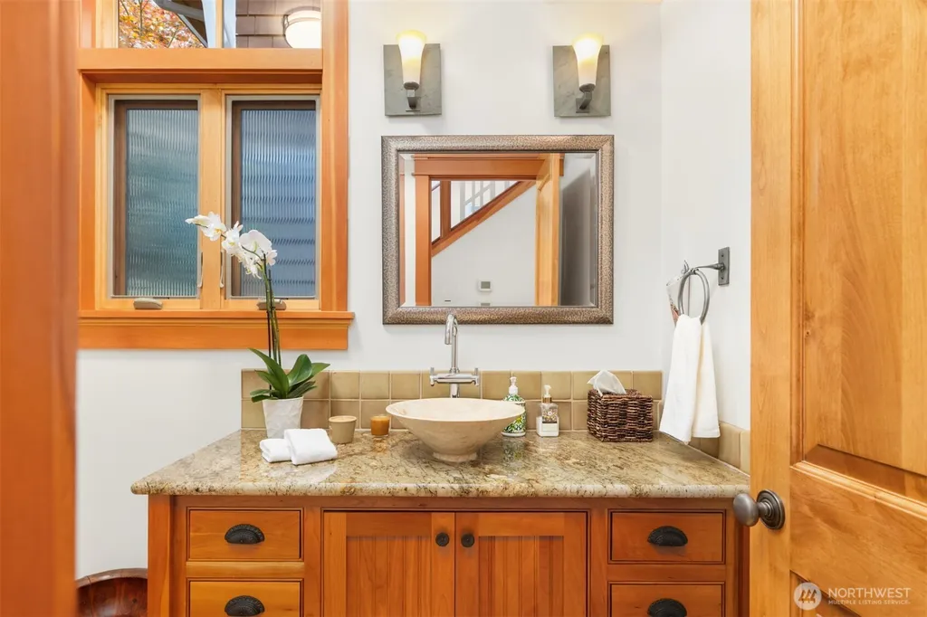 10374 Country Club Road Bainbridge Island WA 98110