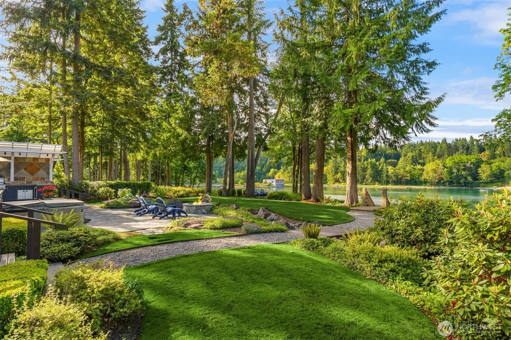 10374 Country Club Road Bainbridge Island WA 98110