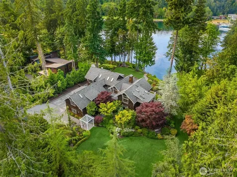 10374 Country Club Road Bainbridge Island WA 98110