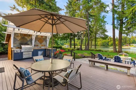 10374 Country Club Road Bainbridge Island WA 98110