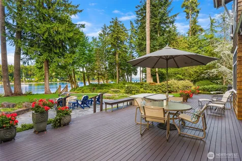 10374 Country Club Road Bainbridge Island WA 98110