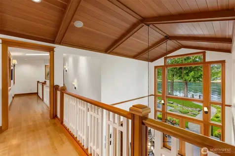 10374 Country Club Road Bainbridge Island WA 98110