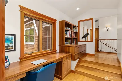 10374 Country Club Road Bainbridge Island WA 98110