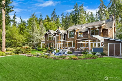 10374 Country Club Road Bainbridge Island WA 98110