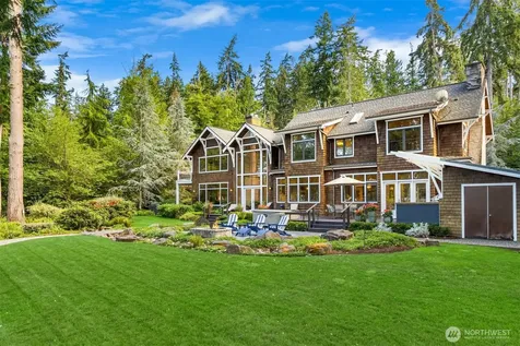 10374 Country Club Road Bainbridge Island WA 98110