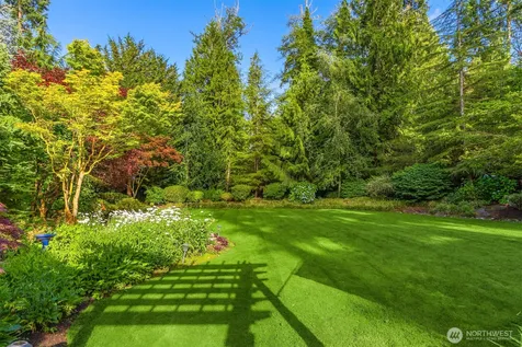 10374 Country Club Road Bainbridge Island WA 98110