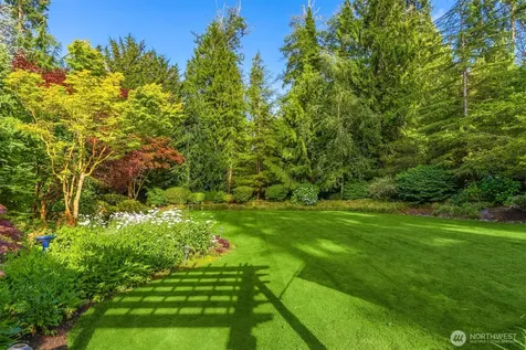 10374 Country Club Road Bainbridge Island WA 98110