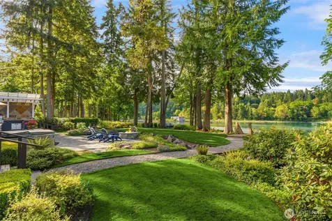 10374 Country Club Road Bainbridge Island WA 98110