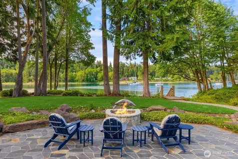 10374 Country Club Road Bainbridge Island WA 98110