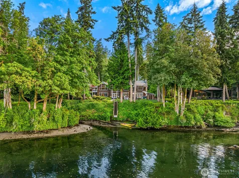 10374 Country Club Road Bainbridge Island WA 98110