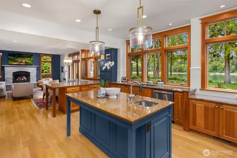 10374 Country Club Road Bainbridge Island WA 98110