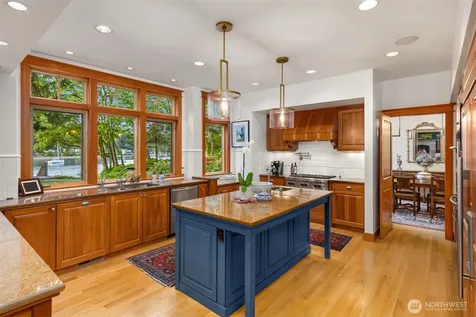 10374 Country Club Road Bainbridge Island WA 98110