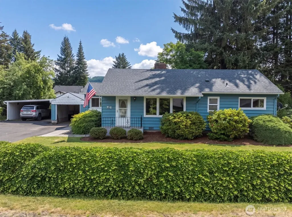 716 Woodard Avenue NE Castle Rock WA 98611