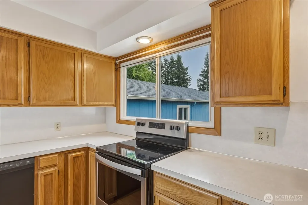 716 Woodard Avenue NE Castle Rock WA 98611