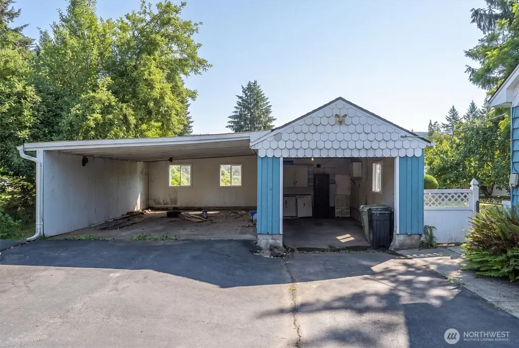 716 Woodard Avenue NE Castle Rock WA 98611