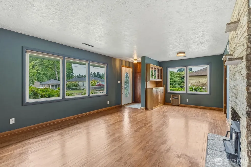 716 Woodard Avenue NE Castle Rock WA 98611