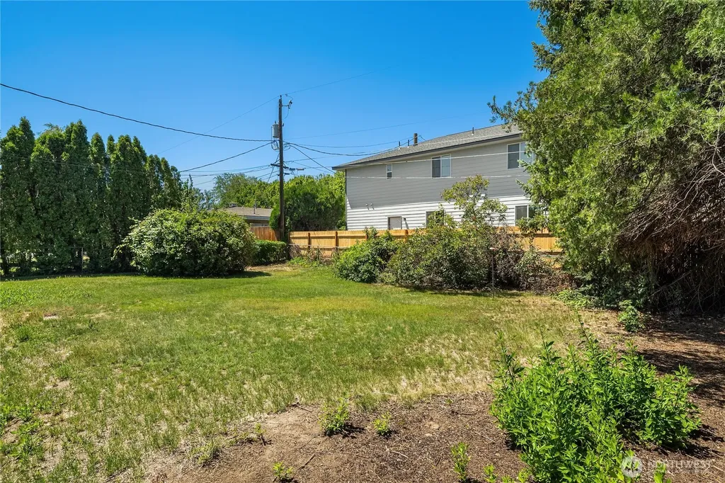 314 N 40th Avenue Yakima WA 98908