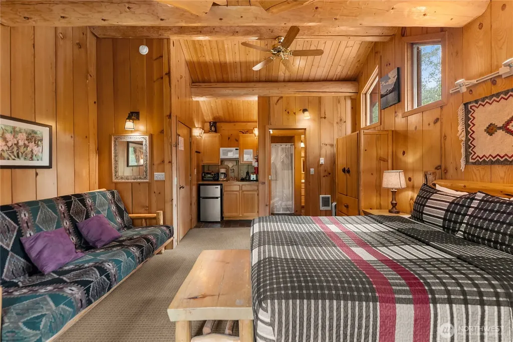 40 Wolf Ridge Lane Winthrop WA 98862