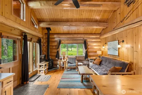 40 Wolf Ridge Lane Winthrop WA 98862