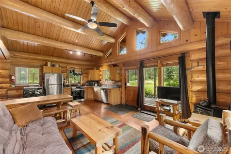 40 Wolf Ridge Lane Winthrop WA 98862