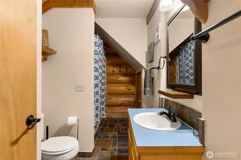 40 Wolf Ridge Lane Winthrop WA 98862