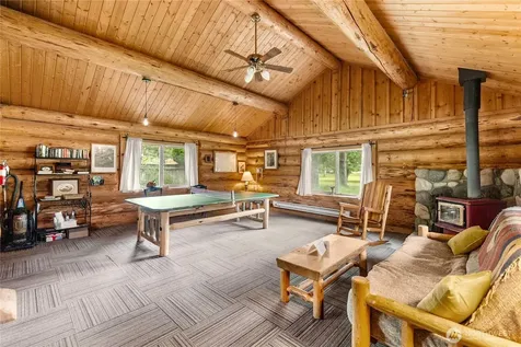 40 Wolf Ridge Lane Winthrop WA 98862