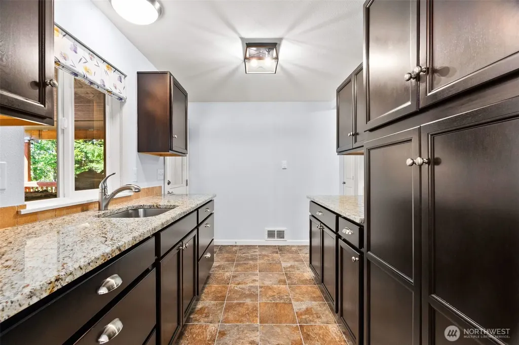 59 Timothy Lane E Elma WA 98541