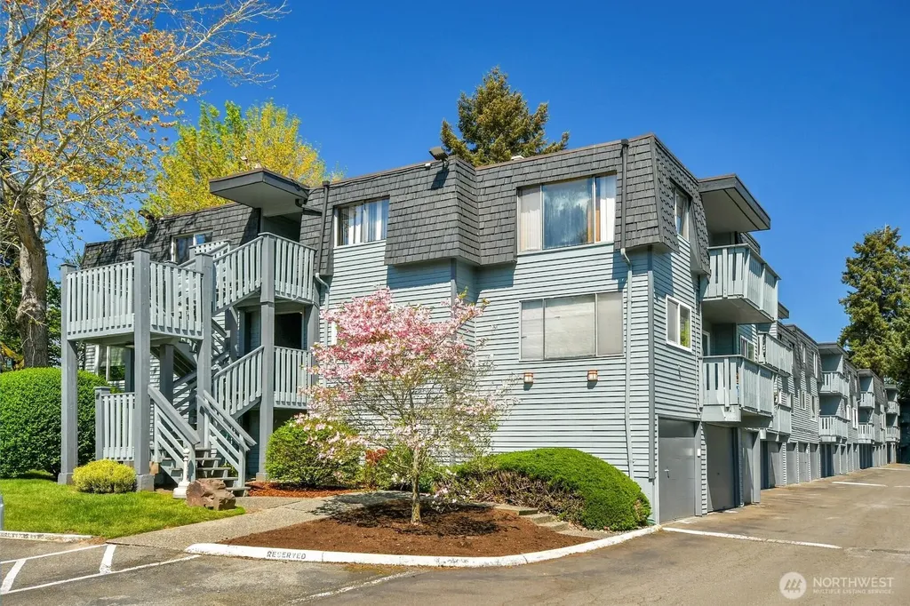 7217 NE 175th Street Kenmore WA 98028