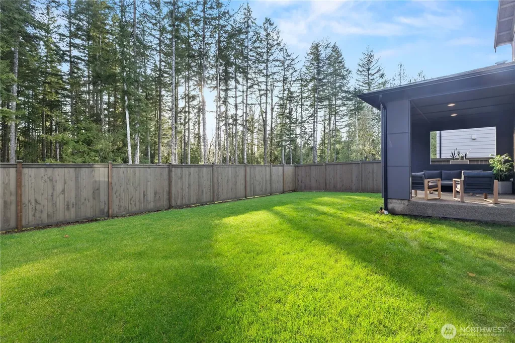 22907 Sycamore Street Black Diamond WA 98010
