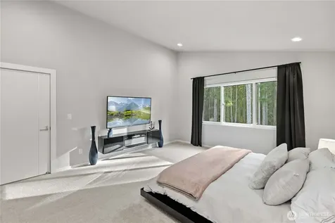 22907 Sycamore Street Black Diamond WA 98010