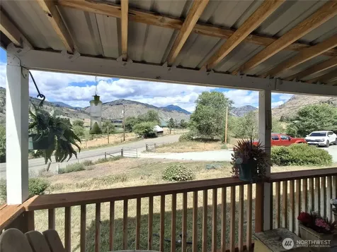 10 Broadway Street Loomis WA 98827