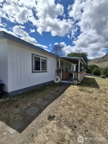 10 Broadway Street Loomis WA 98827