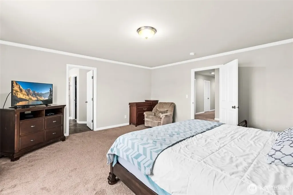 1112 27th Street NW Puyallup WA 98371