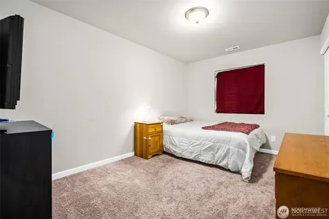 1112 27th Street NW Puyallup WA 98371