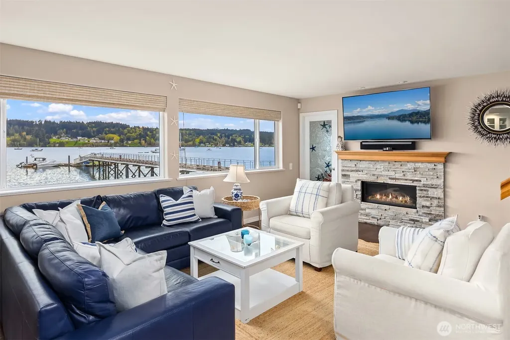 18211 Fjord Drive NE Poulsbo WA 98370