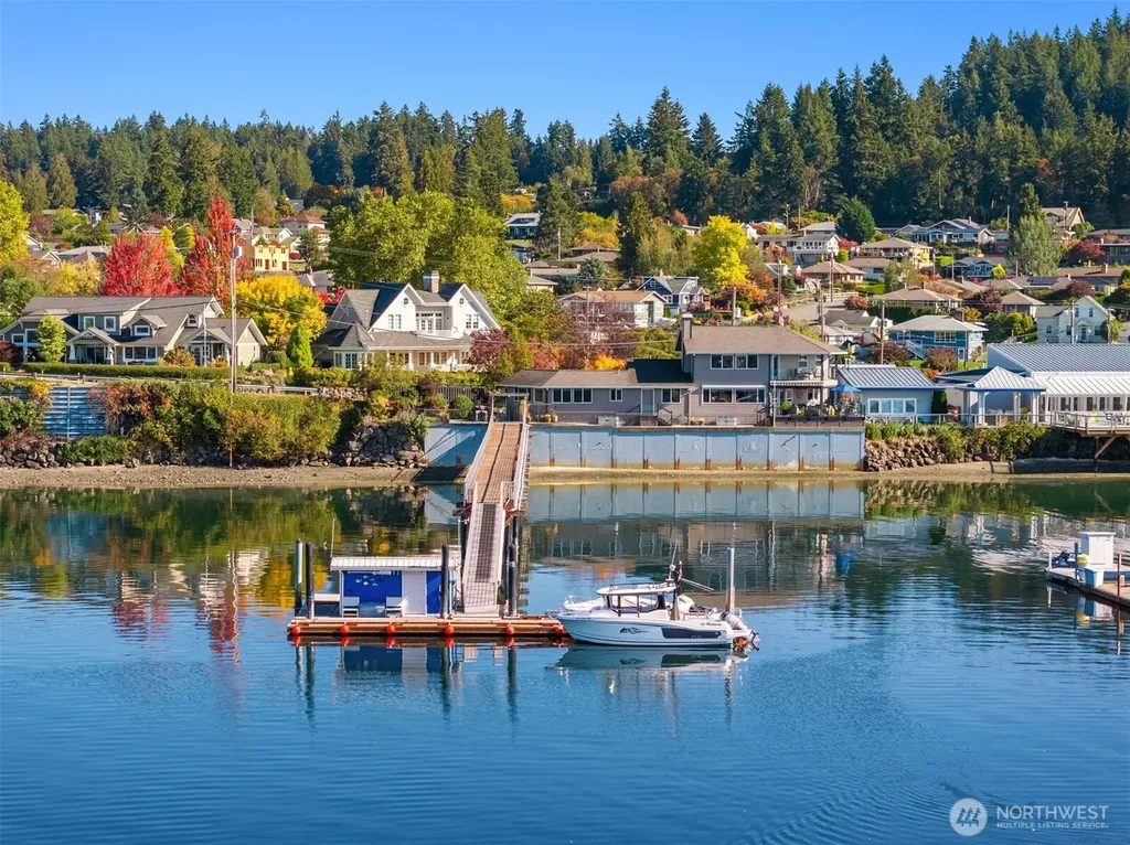 18211 Fjord Drive NE Poulsbo WA 98370
