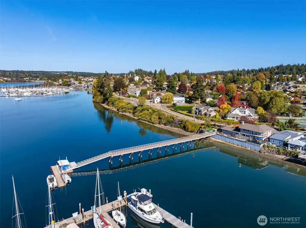 18211 Fjord Drive NE Poulsbo WA 98370