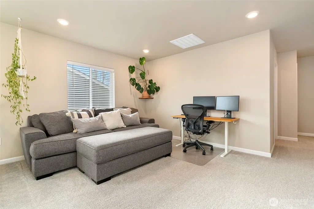 20438 SE 256th Street Covington WA 98042