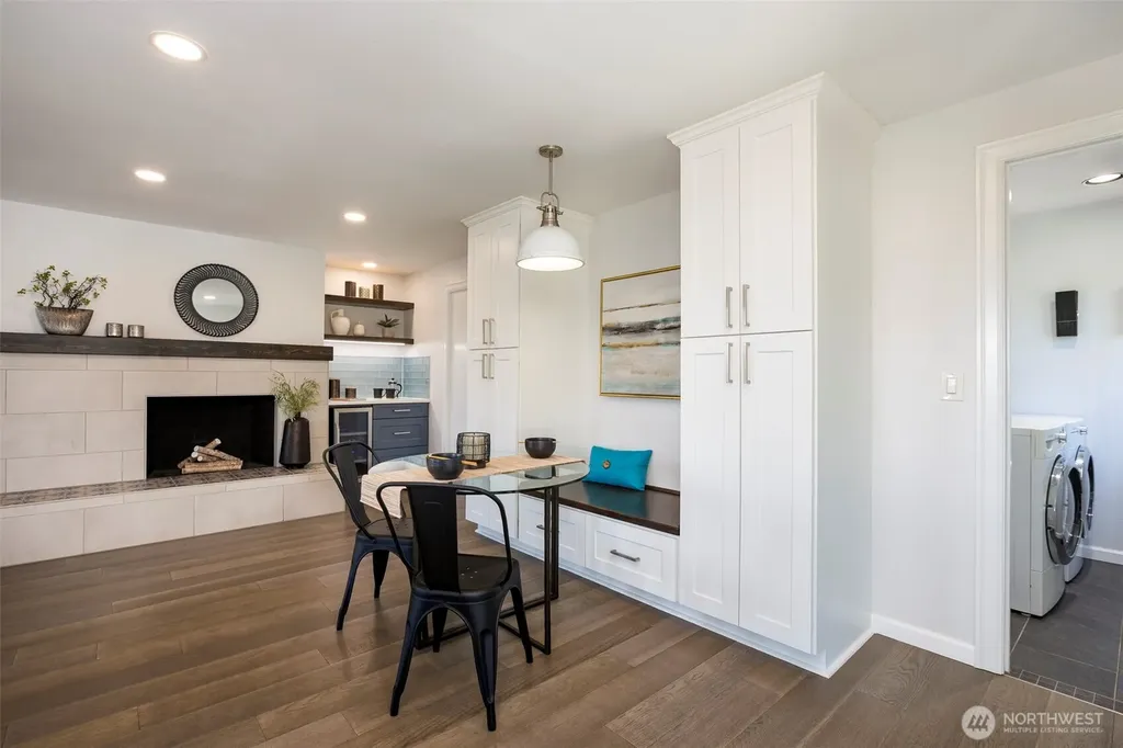 12011 6th Avenue NW Seattle WA 98177